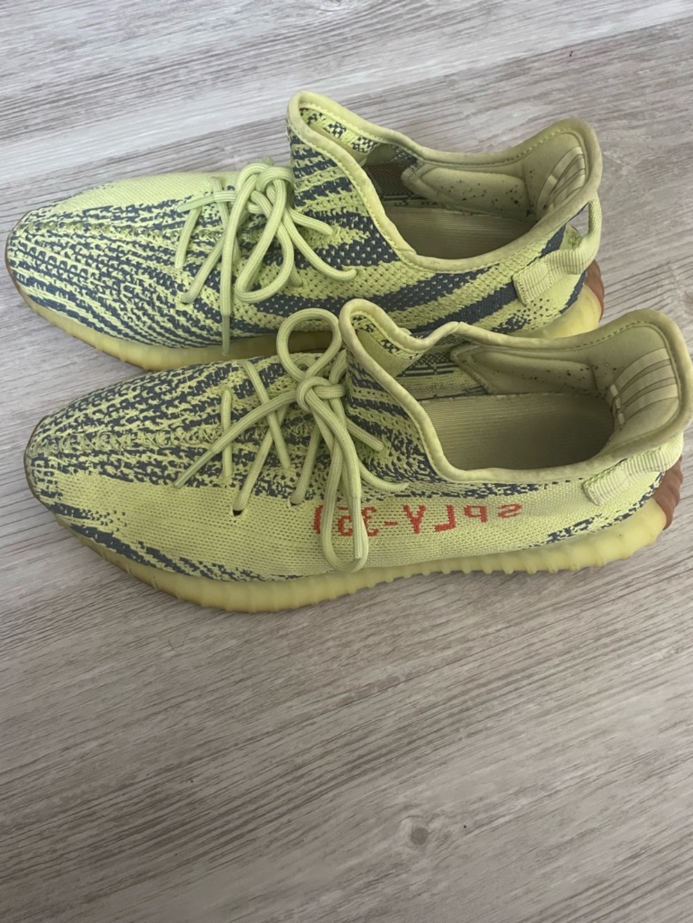 Yeezy Boost 350 V2 (authentic)